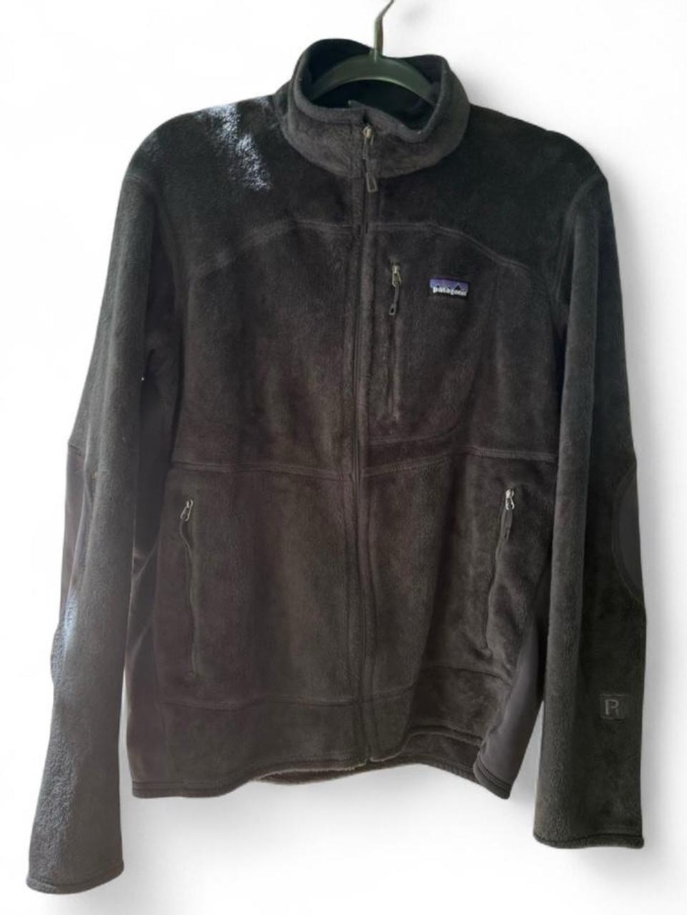 Patagonia charcoal dark gray fleece zip up  jacket outdoors gorpcore winter hike